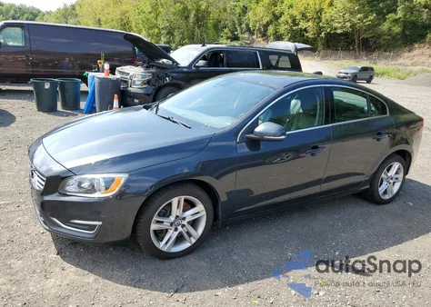 2015 Volvo S60 Premier z USA, uszkodzony, nr VIN YV1612TK4F2363599